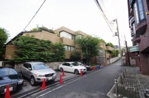 ベルテ参宮橋 　代々木4丁目にある3階建ての低層ヴィンテージ
